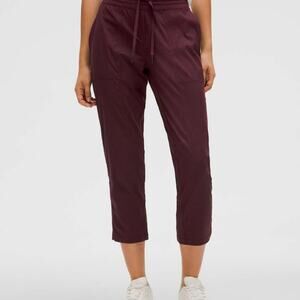 Lululemon Dance Studio Mid-Rise Cropped Pant Size 4